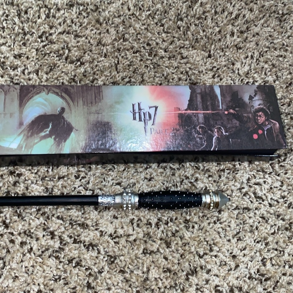 💋Narcissa Malfoy Harry Potter Wand in Original Release Deathly Hallows part 2! - Picture 9 of 12